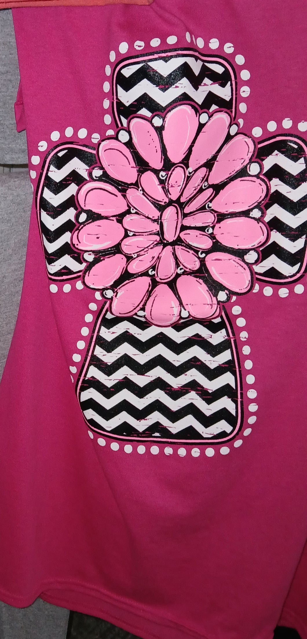 Chevron print cross pink t-shirt